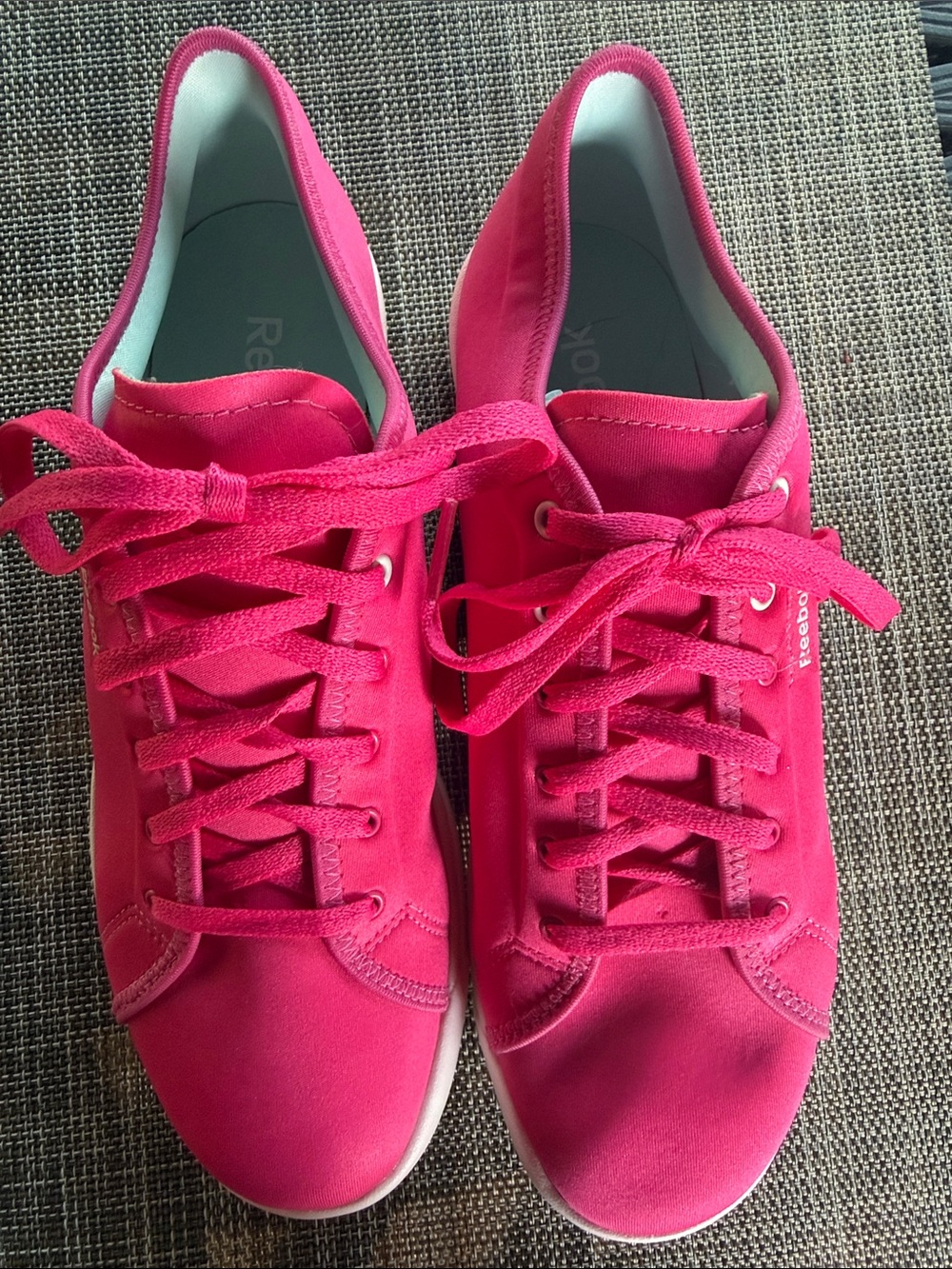 Women’s Reebok skyscape runaround  Pink Casual Lace-Up Sneakers